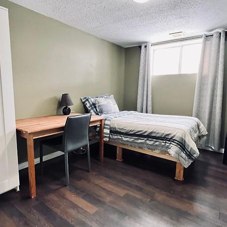 Private Rooms Close To Nait Guest House For Men Only Edmonton Exterior photo